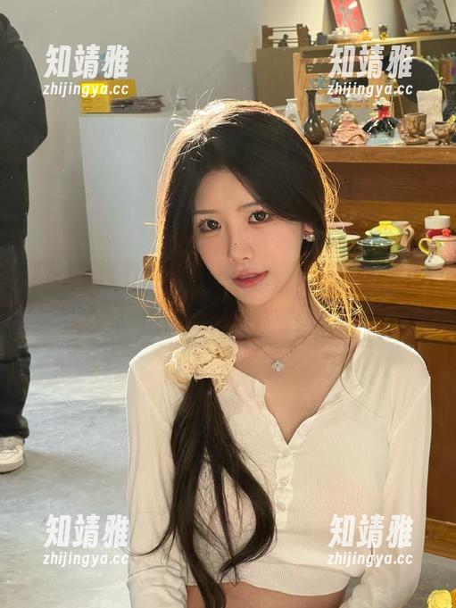 打开19吃瓜导航，嘿！每株瓜田都藏着小秘密！