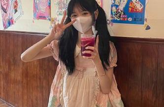 安卓偷偷翻到了海角吃瓜，里面的故事让人想要一口气看下去，竟然停不下来！