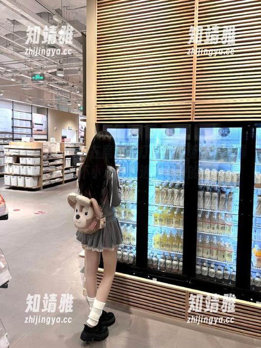 在黑料不打烊苹果版找到的爆料入口，一不小心就掉进了秘密的गुलाब园！