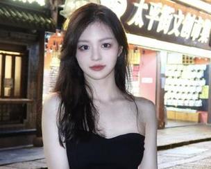 观看快手黑料正能量，瞬间让人觉得生活就像一场表演，太精彩了。