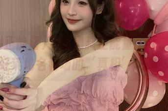 下载黑料正能量app，踩上好莱坞名利场的‘真相’之路！