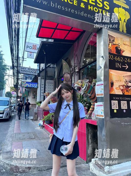 我在“黑社料”网站刷了一晚上，发现自己都能编成剧本了！